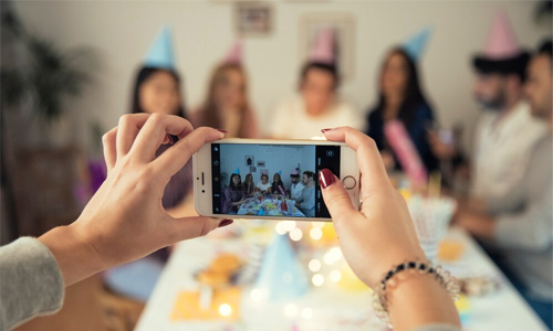  Capture the Moment