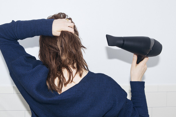 6 Mistakes we make when blow-drying our hair