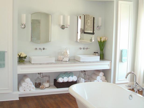 5 Ways to make the most of the space below your sink