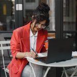 Multiple Income Sources for Women Make Them Confident