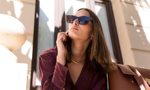 woman with trendy sunglasses