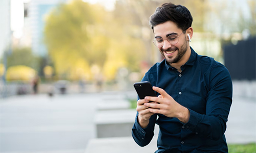 Signs a Man Loves the Long Distance Relationship